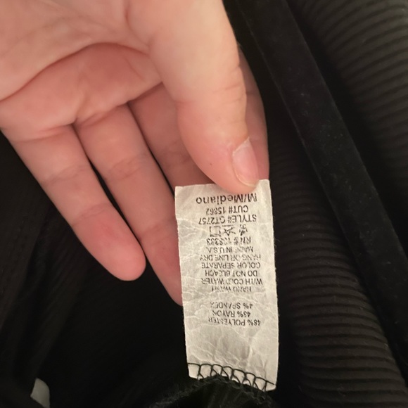 Cropped Long Sleeve - Picture 4 of 4